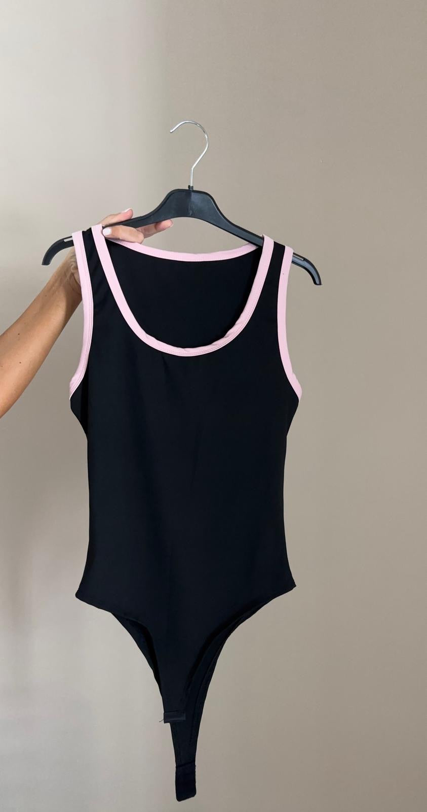 Body smanicato
